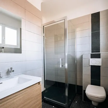 Апартаменты 5 Papon - Dernier Etage - Terrasse A Ciel Ouvert - Garibaldi