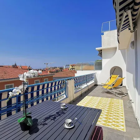 Апартаменты 5 Papon - Dernier Etage - Terrasse A Ciel Ouvert - Garibaldi *